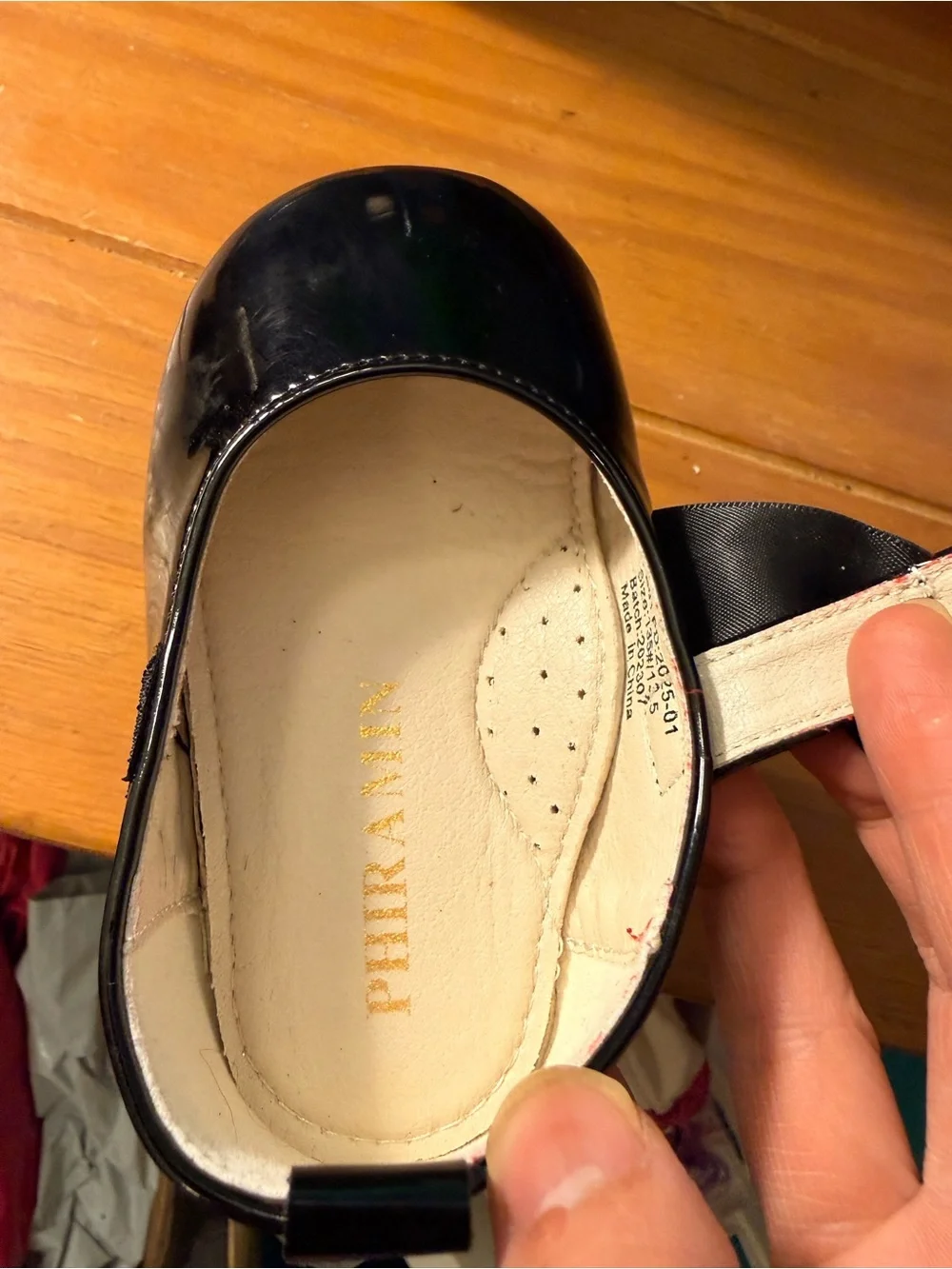 PHIRAMIN Patent Leather Bow Mary Jane Dress Shoes Toddler 5.5 Worn Once